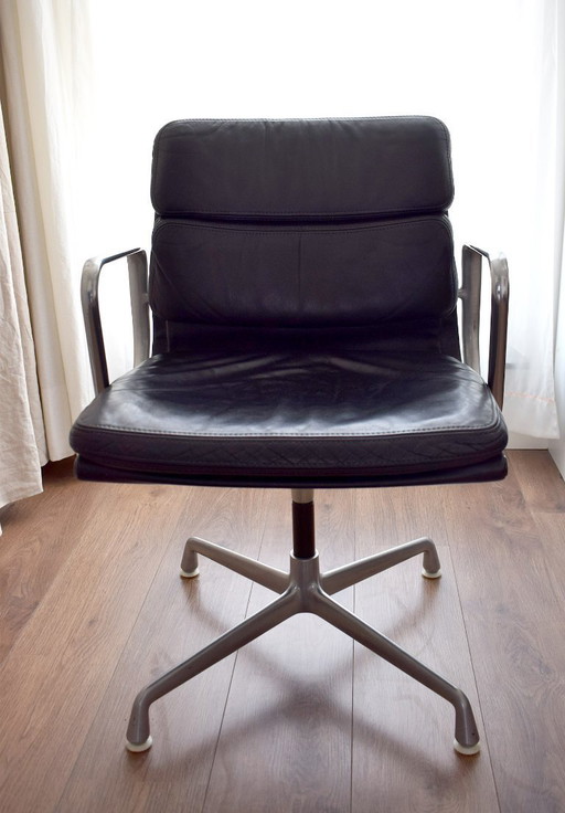 Eames Herman Miller Soft Pad Group (Konferenzstuhl) aus schwarzem Leder