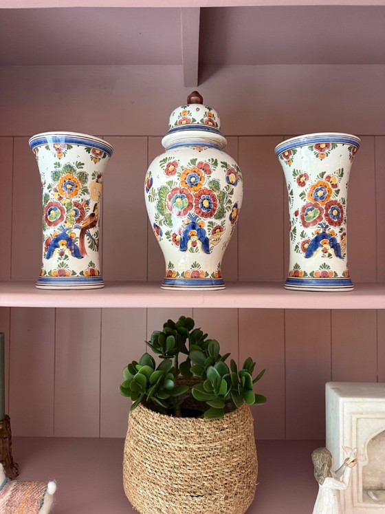 Set da mobile a tre pezzi in policromia di Delft dipinto a mano, condizioni eccellenti – Vasi, Ceramic (photo 13 of 13)