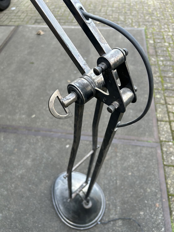 Image 1 of Grote industriële vloerlamp – Flamant – verstelbare arm