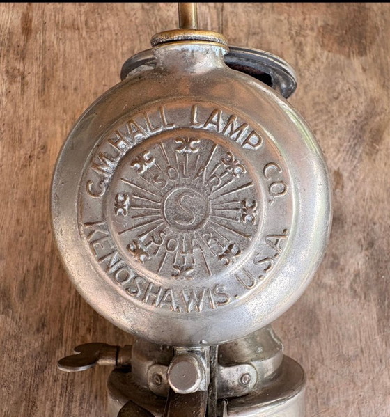 Image 1 of Antiguo Farol Carburo Americano C.M. Hall Lamp Co. "Solar Model S" (1917-1922)- Niquelado y Soporte Original