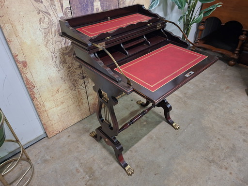 Secrétaire ou bureau d'écriture ancien, bureau de dame, dimensions 60 x 40 cm et 72 cm de hauteur