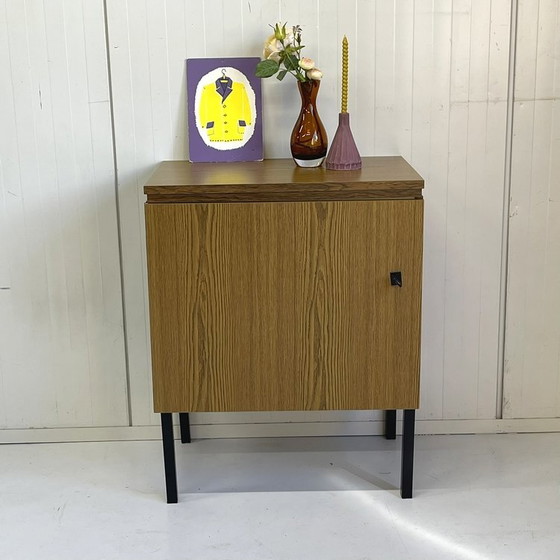 Image 1 of Mobiletto per macchina da cucire d'epoca, elegante mobiletto portaoggetti anni Settanta