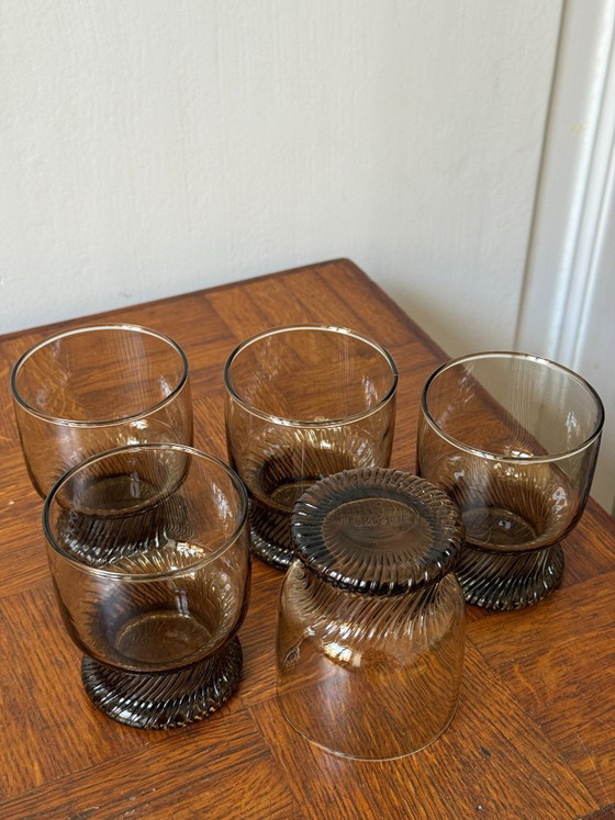 Image 1 of Juego de 5 vasos de agua de cristal ahumado Henkel, década de 1980.