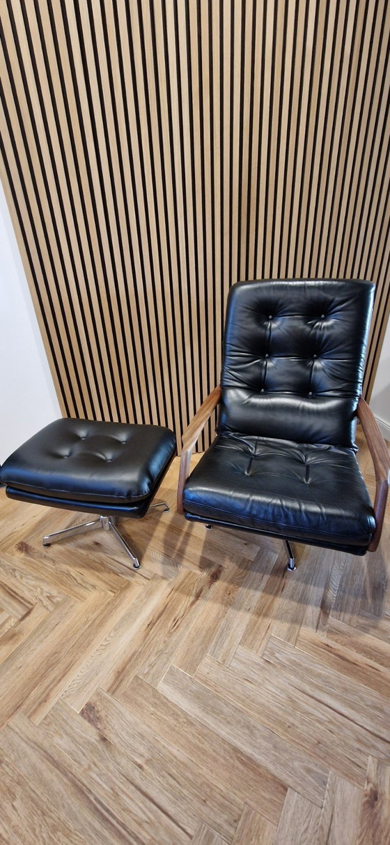 Image 1 of Eugen Schmidt Drehsessel mit Fußhocker Leder schwarz 