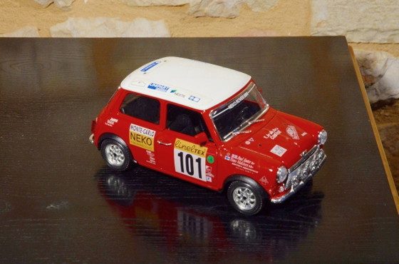Mini Cooper Rallye-Miniaturauto, Maßstab 1:16, Bburago, Monte Carlo 1960er Jahre, Rot – Dekorative Objekte (photo 4 of 5)
