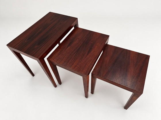Set of three nesting tables in rosewood. Haslev Møbelsnedkeri, Denmark, 1960s – Coffee tables (photo 6 of 13)