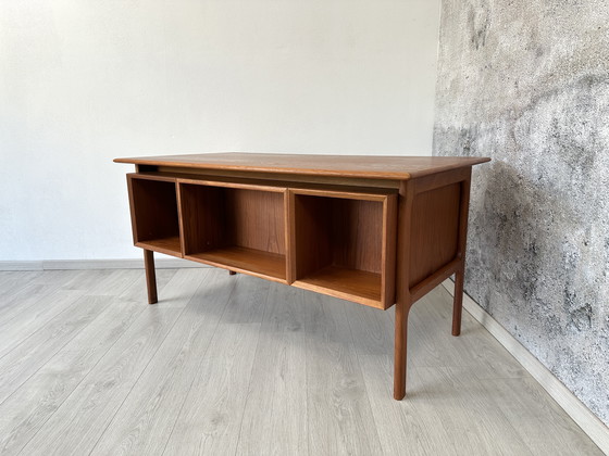 Image 1 of Bureau danois en teck by Arne Vodder, années 1960