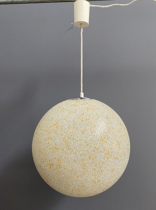 bolvormige lamp jaren 60 crèmekleur