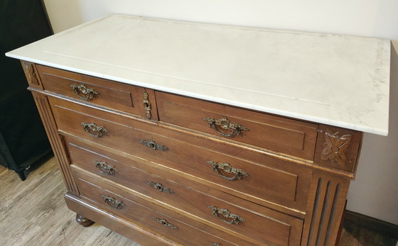 Image 1 of Commode à plateau en marbre