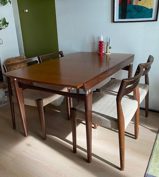 Table extensible vintage au design danois