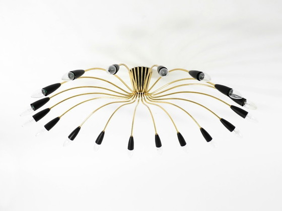 Image 1 of Bellissima ed enorme lampada da soffitto Sputnik in ottone, stile moderno di metà secolo, con 18 bracci | Ø 113 cm