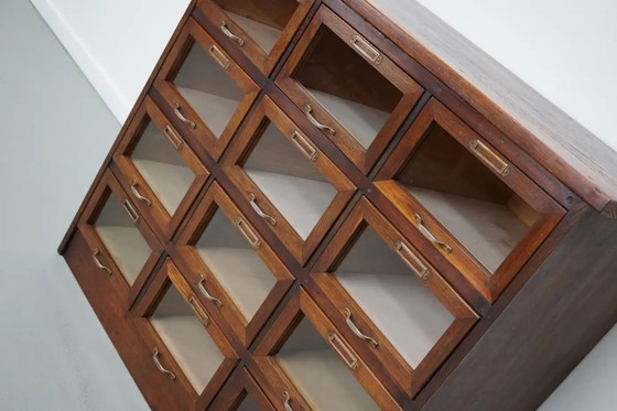 Image 1 of Armoire de mercerie/vitrine vintage en chêne hollandais, années 1950