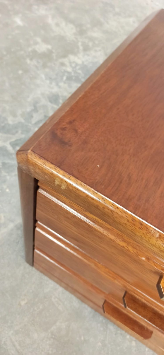 Image 1 of Comodino con cassettiera in legno Hülsta