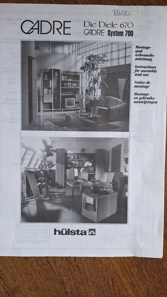 Image 1 of Hülsta buro met gebogen wit blad zwart stalen ladenblok