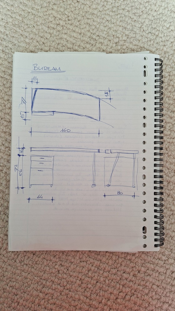 Image 1 of Hülsta buro met gebogen wit blad zwart stalen ladenblok