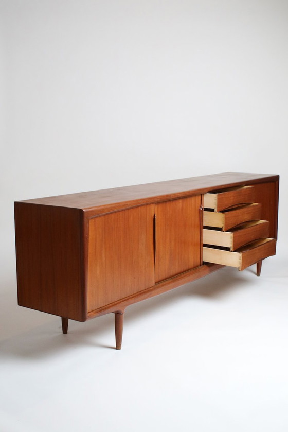 Image 1 of Scandinavisch dressoir Gunni Omann