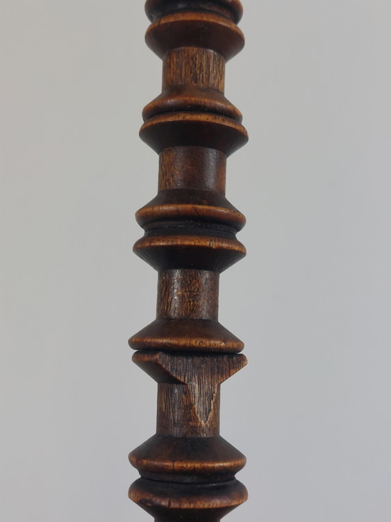 Image 1 of Candeliere antico in legno, rocchetti di filo, arte popolare, patina