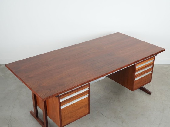 Image 1 of Bureau en palissandre, design danois, années 1970, production : Danemark
