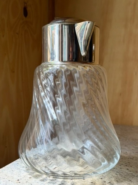 Elegante, handgefertigte Glaskaraffe mit poliertem, silberplattiertem Beschlag – Stilvolle Karaffe im (photo 9 of 13)