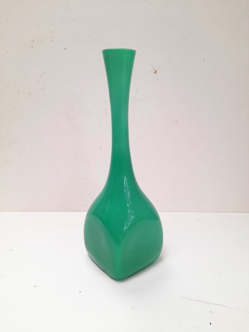 Schwedische Vase in grünem Opalin – vazen, Glass