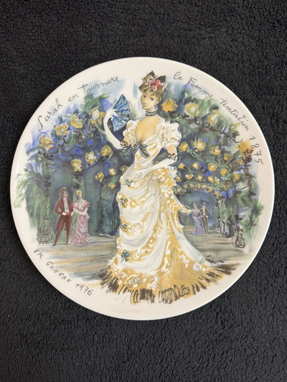 Image 1 of Raro juego completo de platos decorativos de Limoges Les Femmes du Siècle | década de 1970