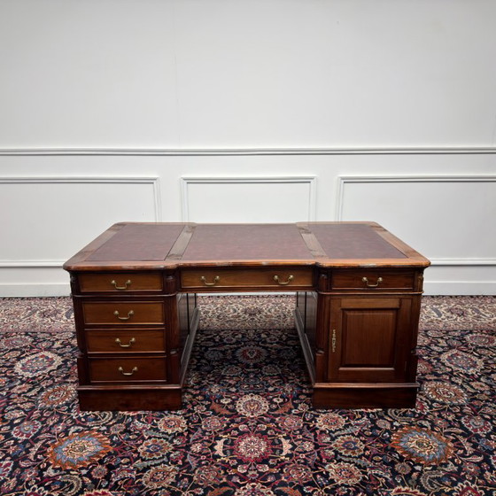 Scrivania inglese classica Partnerdesk in pelle rosso bordeaux – Scrivanie, Leather, Wood (photo 4 of 19)