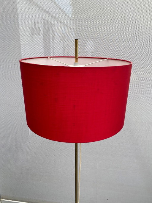 Lampadaire vintage avec abat-jour rouge