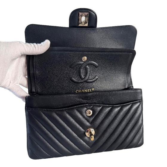 Chanel Classic Flap Small – Crossbody bags, Lambskin (photo 27 of 28)