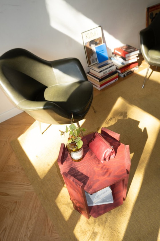 Minimalist Handmade Side Cabinet / Nightstand – Bordeaux Red Wood – Dina De pauw, Side tables (photo 2 of 5)