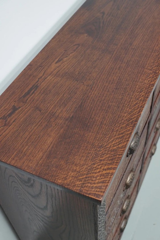 Image 1 of Französischer, restaurierter Apotheker-/Eisenwarenschrank aus Eiche, 1920er/1930er Jahre