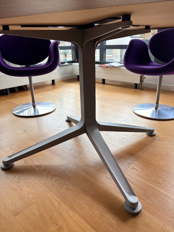 Image 1 of Zanotta runder Esstisch