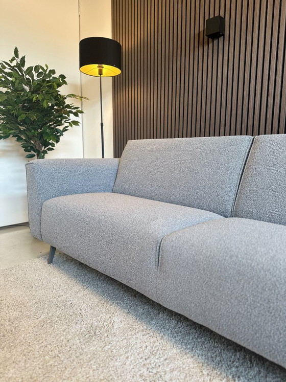 Image 1 of Sofá de muestra gris/azul en perfecto estado, 239x90 cm.