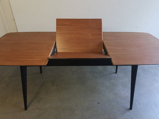 T1 extendable dining table by Alfred Hendrickx for Belform