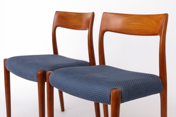 Image 1 of Par de sillas de comedor de teca Niels Møller modelo 77, danesas, de mediados de siglo, años 50.