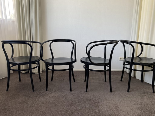 4 Thonet 209 Stühle