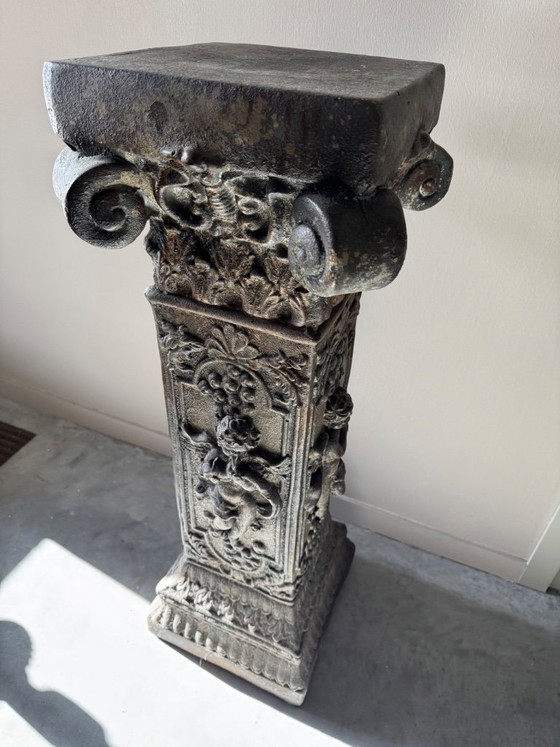 Image 1 of Base per colonna Piédestalle francese antica, unica e riccamente decorata