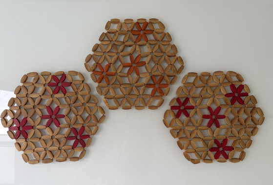 Set of 3 vintage bamboo coasters with flowers – Table accessories (photo 5 of 8)