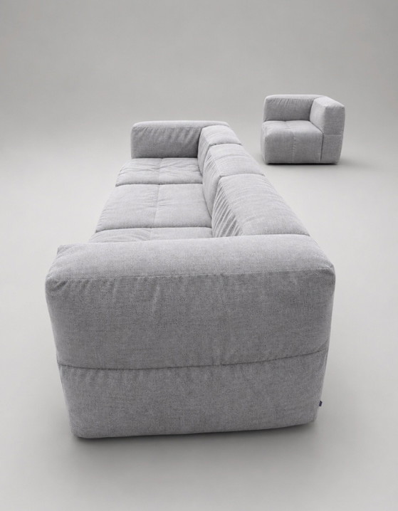 Image 1 of Viccarbe Savina 3-delige modulaire bank van Victor Carrasco in Kvadrat Steelcut Trio Mist Grey.