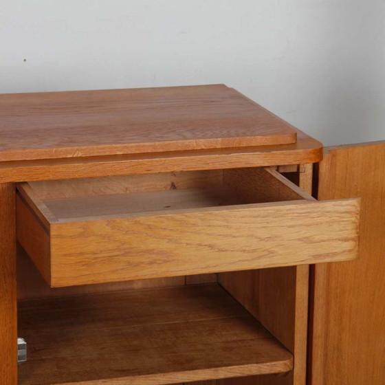 Image 1 of Enfilade, bahut en chêne datant des années 1950