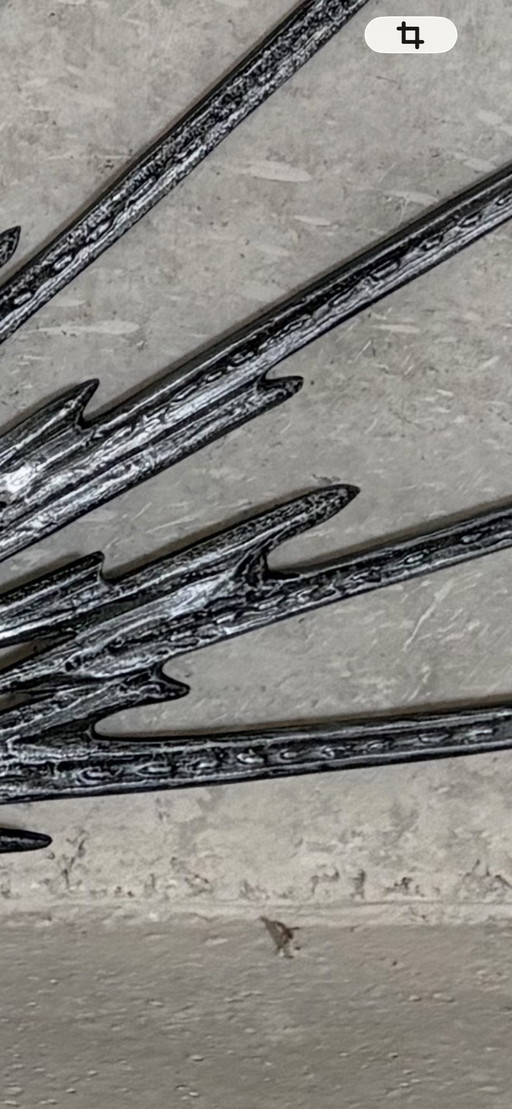 Brutalistisches Objekt