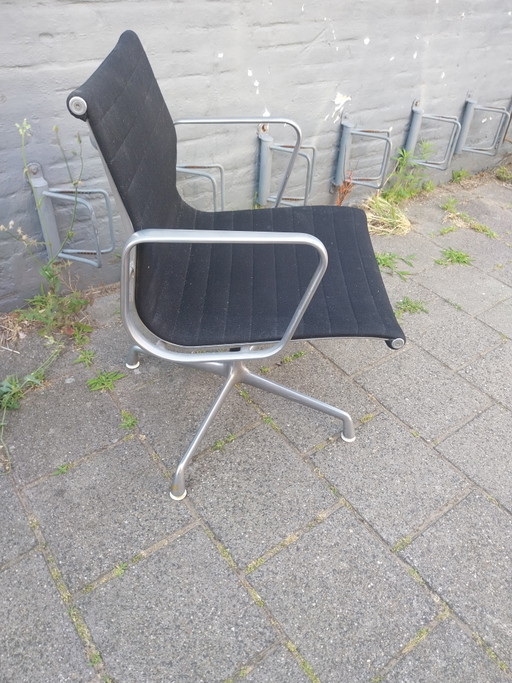 1 x Herman Miller EA108 modelo 1958