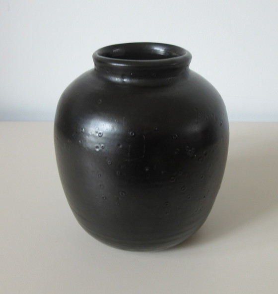 Image 1 of Black Artificial Pottery Vase