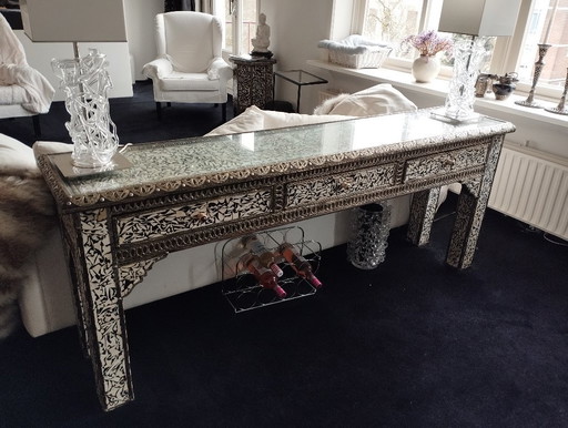 Mesa auxiliar marroquí