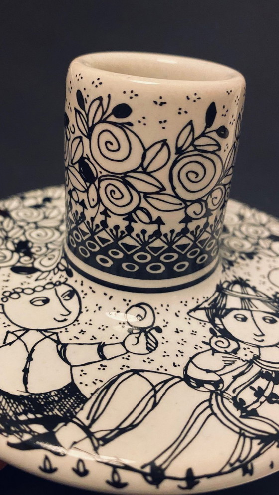 Image 1 of Rosenthal kaarsenstandaard met figuren en bloemen (ontwerp Björn Wiinblad)