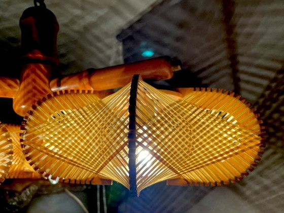 Image 1 of Lampadario rustico in legno con 3 luci in paglia di legno, anni '60