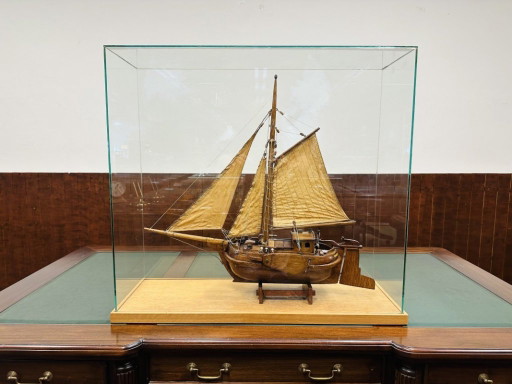 Oude Hengst Zeilschip in Vitrine