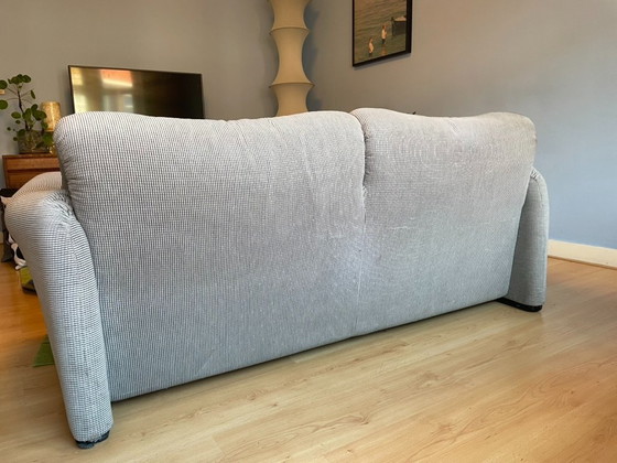 Image 1 of Cassina Maralunga tweezits bank – Vico Magistretti