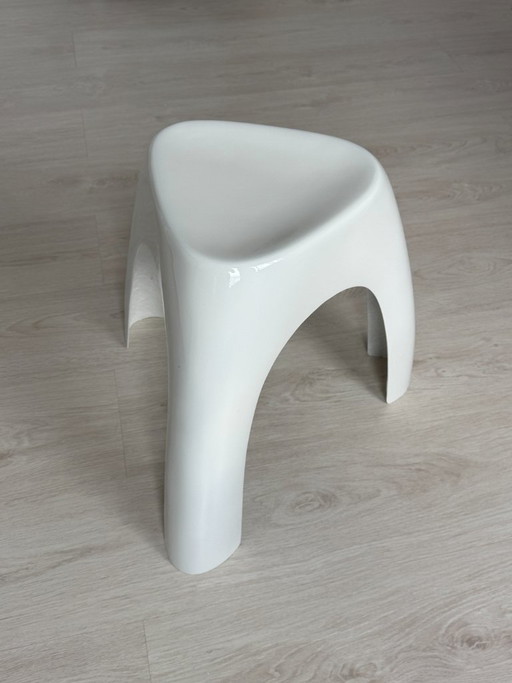Sori Yanagi Elephant Stool Blanc, Puig Espagne, Fibre de Verre Originale des Années 1960