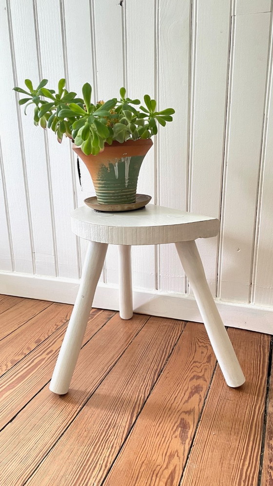 Image 1 of TABOURET Tripod White VINTAGE