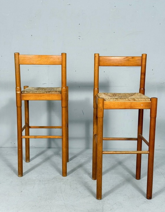 Image 1 of Juego de 2 taburetes/taburetes de bar, modelo 'Carimate' de Vico Magistretti, pino, tejido de junco, década de 1960, Italia